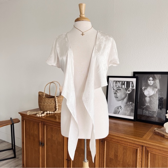 SILKY OFF-WHITE FRONT TIE SHORT SLEEVE BLOUSE #0362 - Picture 2 of 6